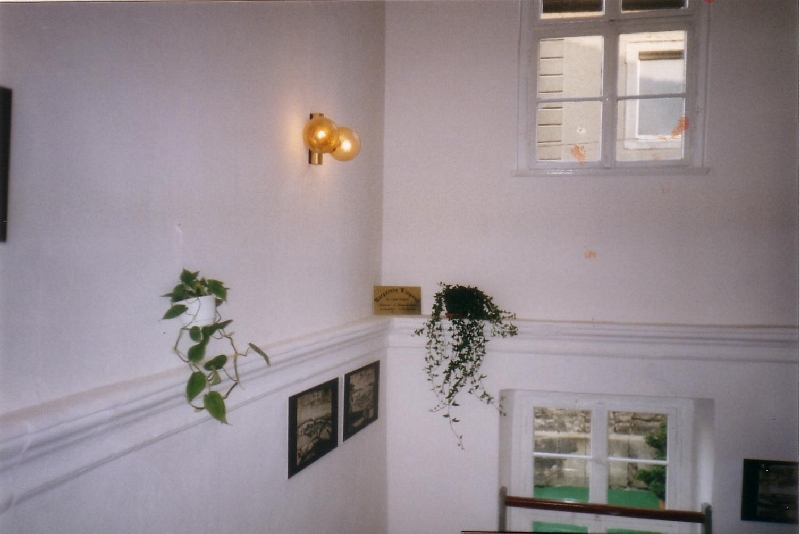 2002-08-23_09e_Askanierausstellung Eingangsbereich.jpg
